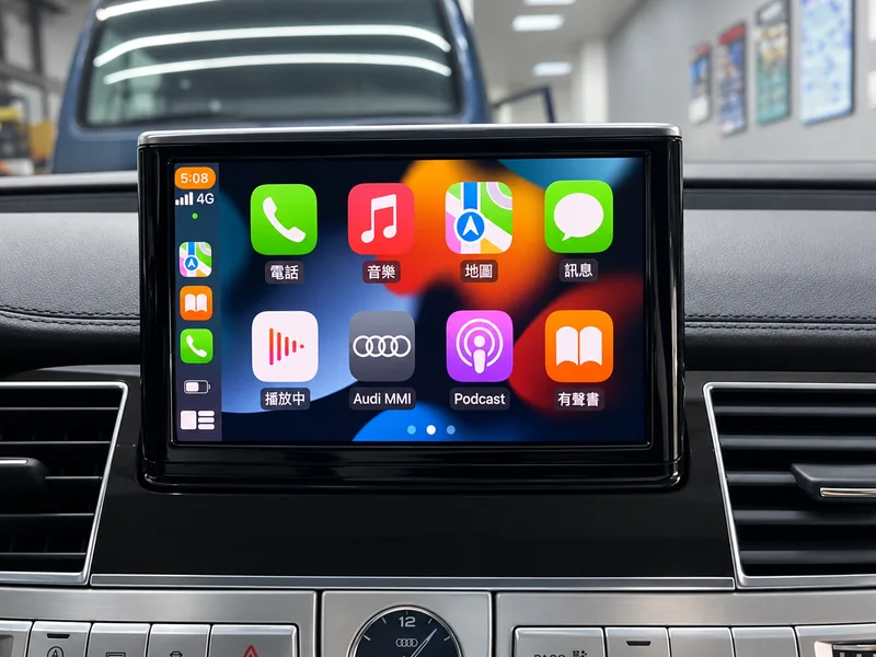 原廠螢幕顯示 CarPlay 畫面