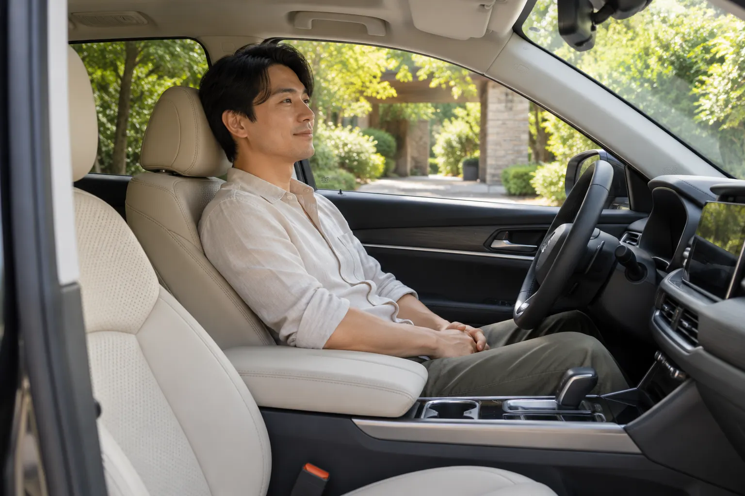 車輛停妥後乘坐透氣座椅的舒適情境示意